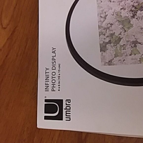 Umbra Infinity Photo Displays - Picture 4 of 7